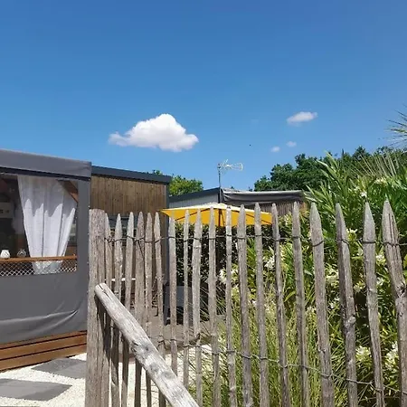 Cocon Avec Grande Terrasse - Bord De