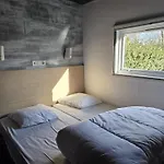 Camping Cocon Avec Grande Terrasse - Bord De *