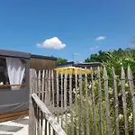 Cocon Avec Grande Terrasse - Bord De